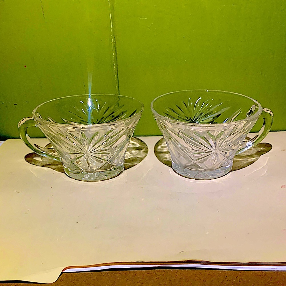 2 ⭐️⭐️Anchor Hocking early American  "Star of David" Punch Bowl Glass Cups ⭐️ ⭐️